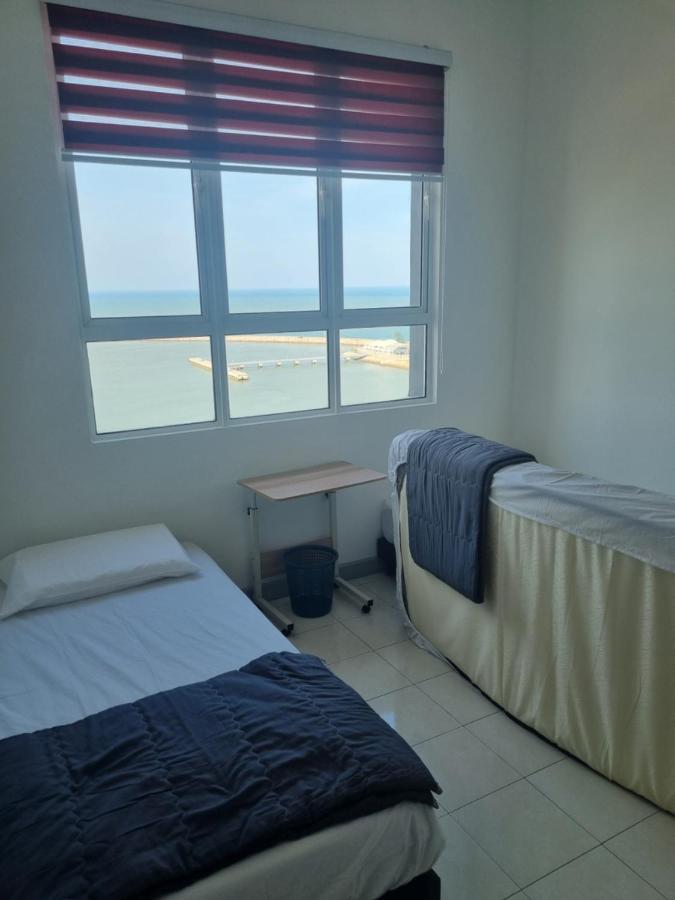 Seaside Haven Homestay Seaview Unit With Pool Opposite Ktcc & Mayang Mall - Pangsapuri Ladang Tanjung Kuala Terengganu Exterior photo